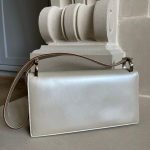 Salvatore Ferragamo shoulder bag. Ivory pearl genuine leather.